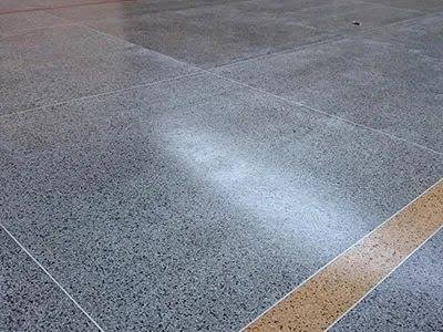 Piso Korodur de Alta Abrasão e Resistência Mineral